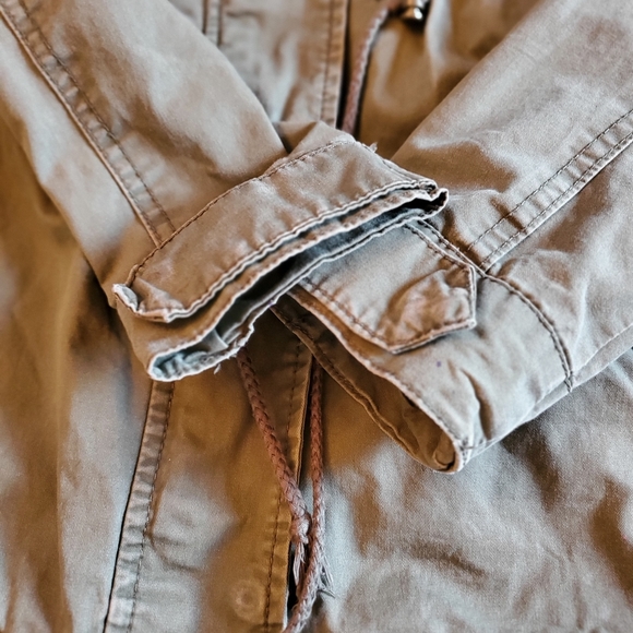 Mid length woman's jacket - Picture 7 of 11